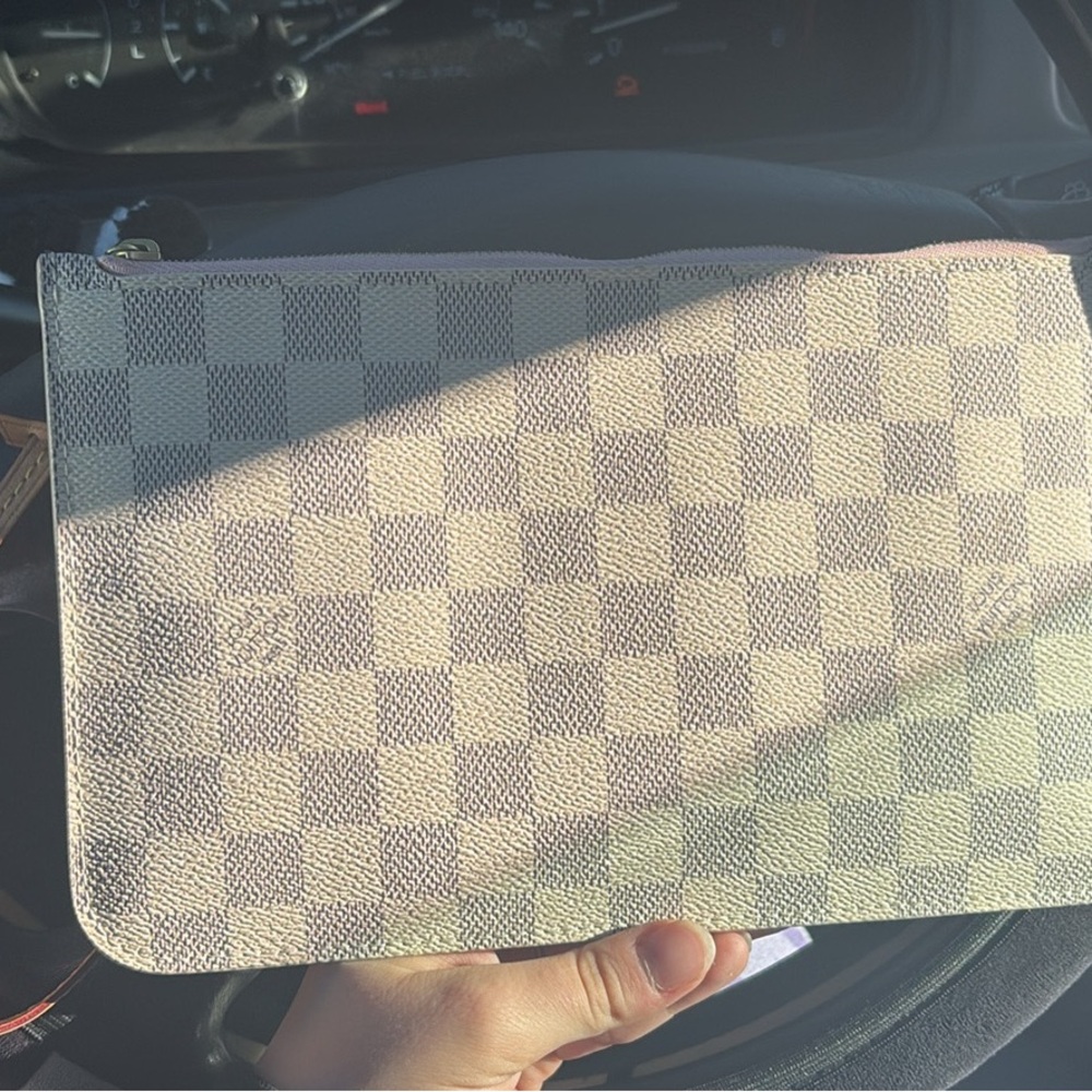 Louis Vuitton Pink and Gold Clutch - Picture 2 of 5